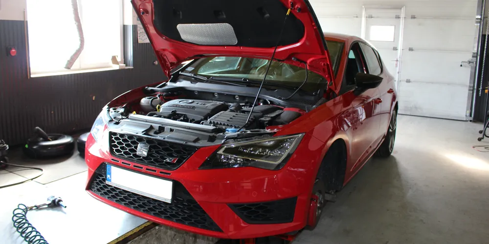 Sprawdzenie stanu technicznego auta przed zakupem: Seat Leon Cupra w warsztacie AS Flex - Auto Serwis Flex