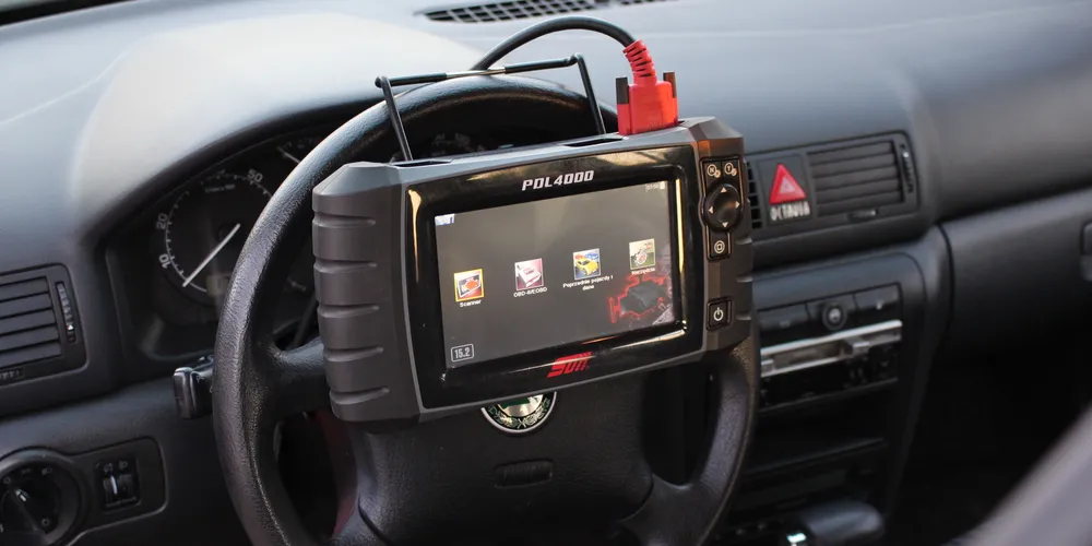 Diagnostyka komputerowa OBD i raport stanu elektroniki podczas sprawdzania auta przed zakupem w AS Flex Ostrów Mazowiecka